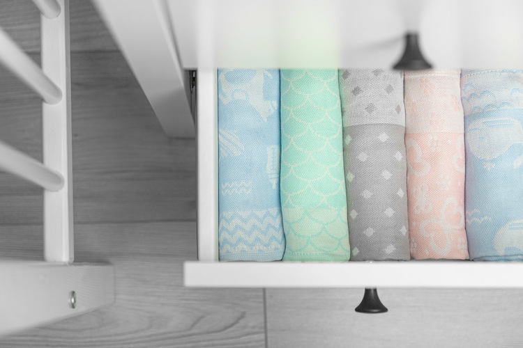 Bamboo and cotton diaper – latte dots – Bild 5