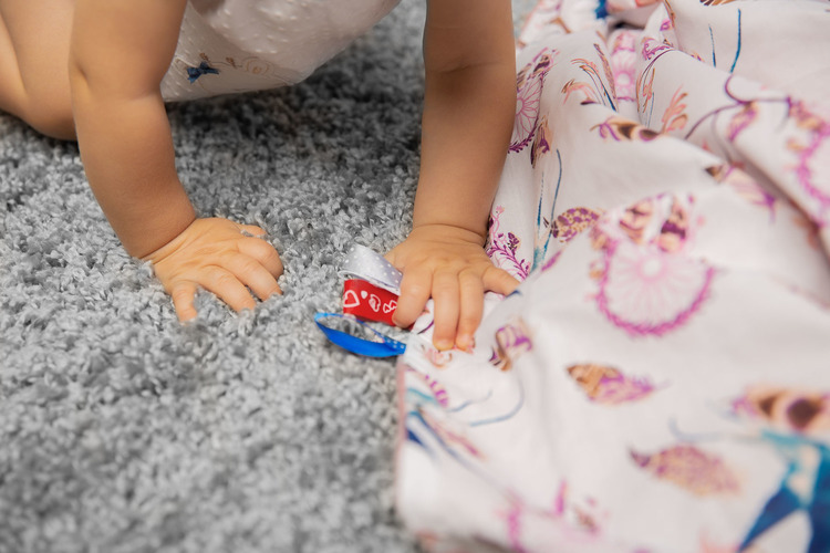 Light Minky Blanket – dream catchers graphite - Image 10