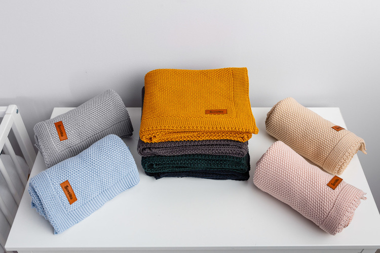 Knitted Blanket – navy blue - Image 2