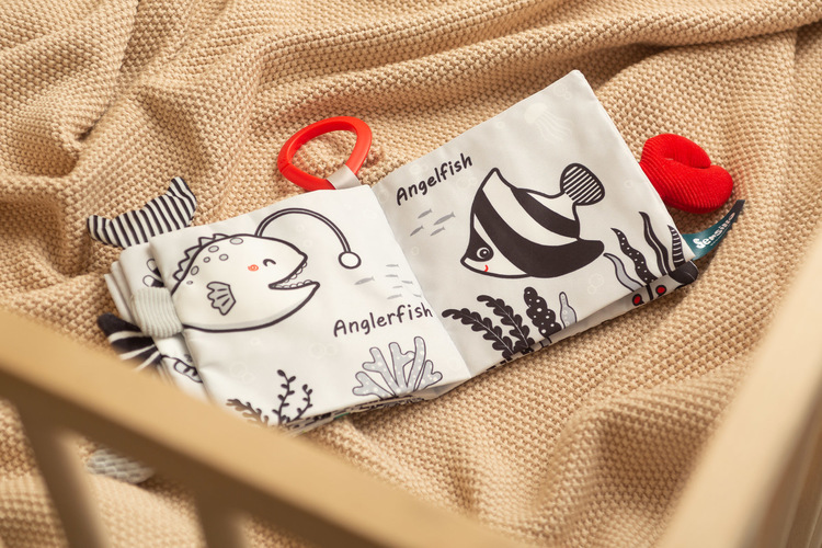 BLACK&WHITE TEXTILE BOOK DOLPHIN - Image 10